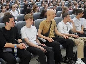 В Ставропольском краевом колледже искусств состоялась встреча, посвященная памятной дате - Дню солидарности в борьбе с терроризмом   
