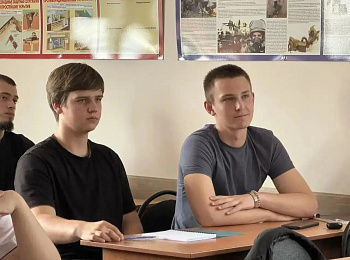 Деструктивное поведение в молодежной среде: угрозы и вызовы